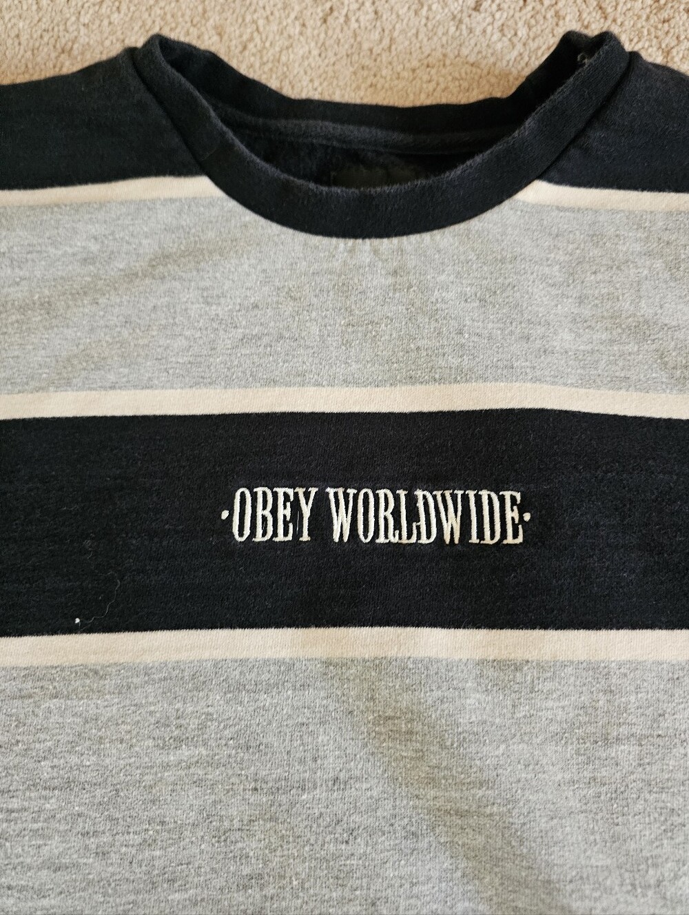 Mens OBEY crewneck - Medium